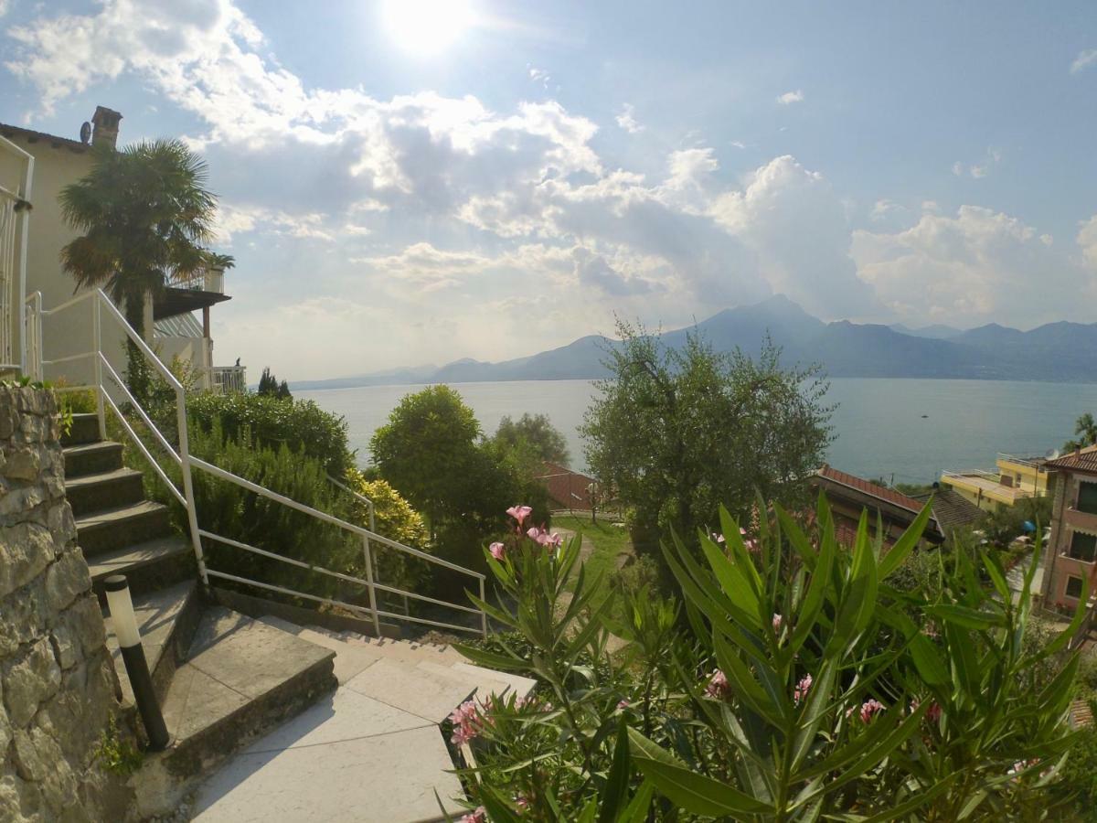 Residence La Mignon - Terrazza Torri Del Benaco Extérieur photo