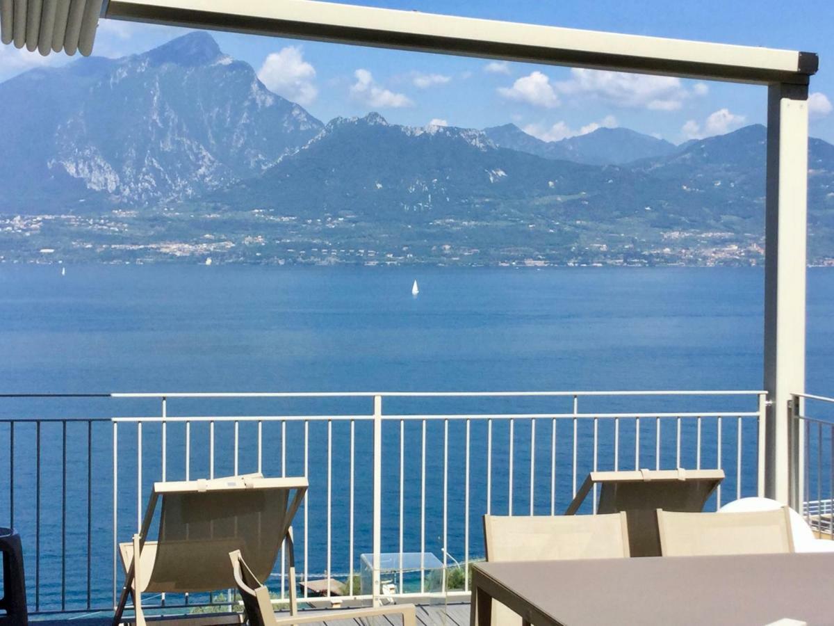 Residence La Mignon - Terrazza Torri Del Benaco Extérieur photo